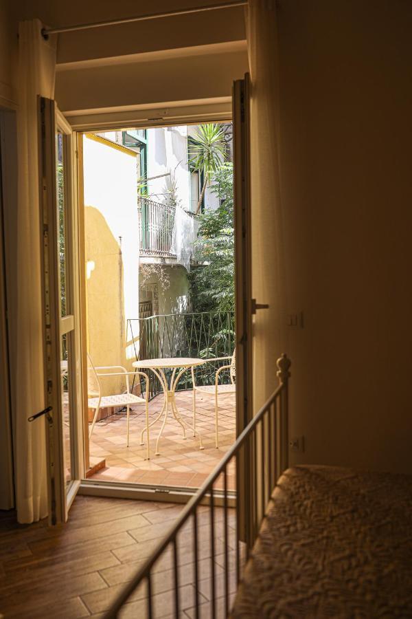 B&B La Fenice Suite Salernes Extérieur photo